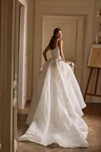 Milla by Lorenzo Rossi Valeris #3 default backface vertical thumbnail