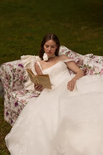 Milla by Lorenzo Rossi Valeris #4 frontface vertical cropped thumbnail