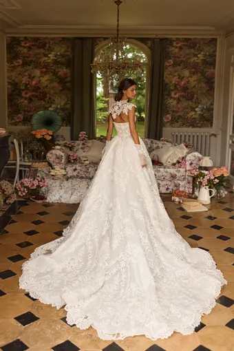 Milla by Lorenzo Rossi Zeira #1 default backface vertical thumbnail