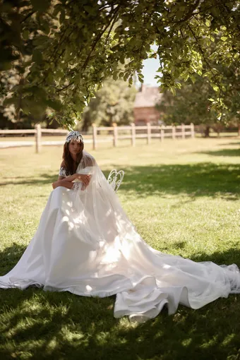 Luce Sposa Elan #2 frontface vertical thumbnail