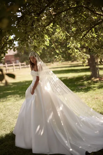 Luce Sposa Elan #1 frontface vertical thumbnail