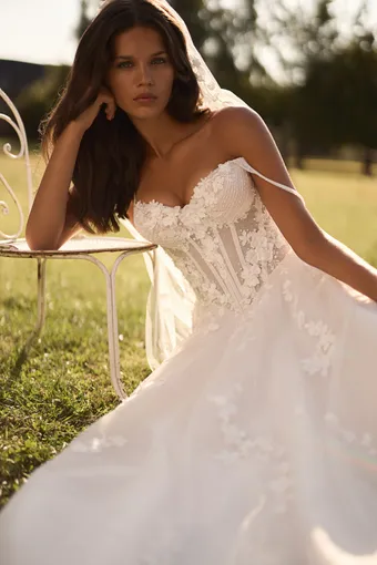 Luce Sposa Epine #4 frontface vertical cropped thumbnail