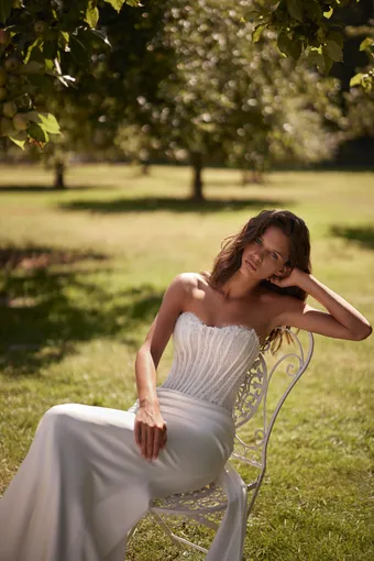 Luce Sposa Eveil #4 frontface vertical cropped thumbnail