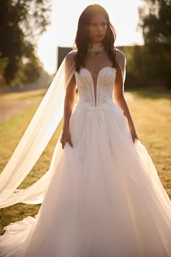 Luce Sposa Evelisse #3 frontface vertical cropped thumbnail