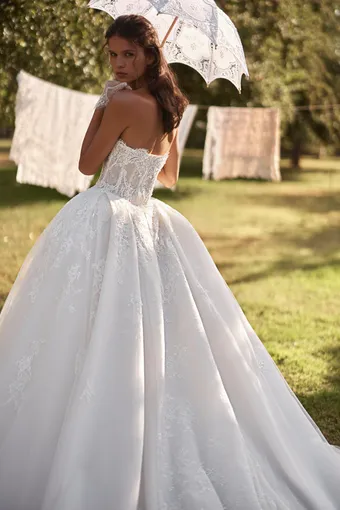 Luce Sposa #3 backface vertical cropped thumbnail