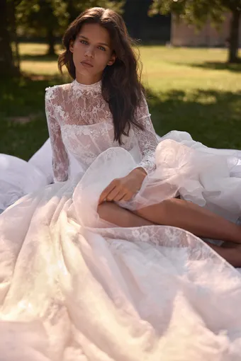 Luce Sposa #4 frontface vertical cropped thumbnail