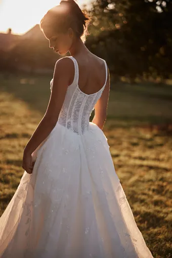 Luce Sposa Meadow #4 backface vertical cropped thumbnail