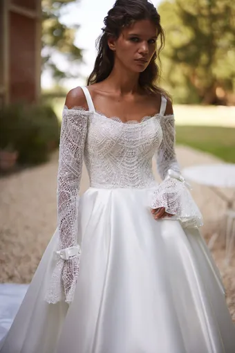 Luce Sposa Whisper #2 frontface vertical cropped thumbnail