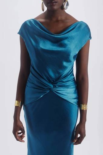 Amsale P886LS #4 frontface vertical cropped thumbnail