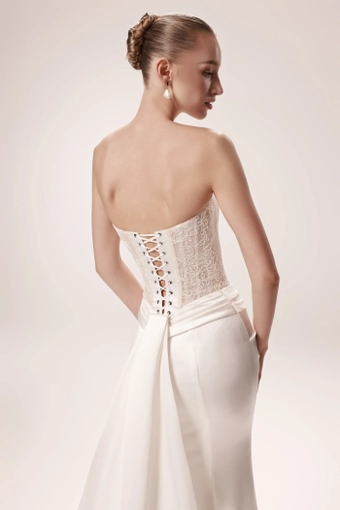 Dany Tabet #Callie #5 backface vertical cropped thumbnail