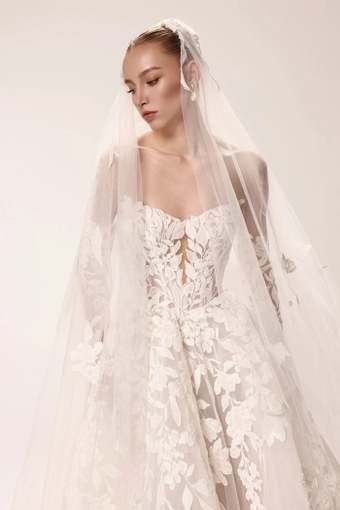 Dany Tabet #Callista #4 frontface vertical cropped thumbnail