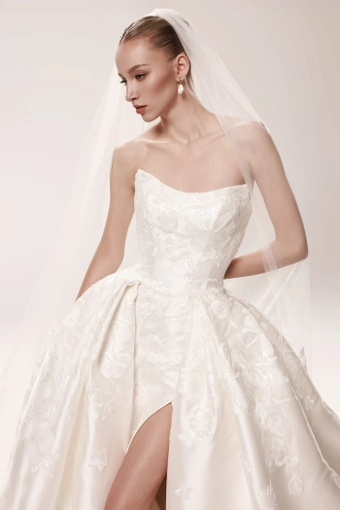 Dany Tabet #Leila #5 frontface vertical cropped thumbnail