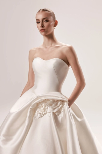 Dany Tabet #Miriam #2 frontface vertical cropped thumbnail