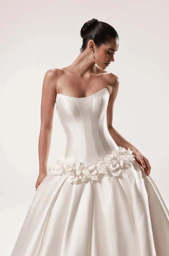 Dany Tabet #Mona #4 frontface vertical cropped thumbnail