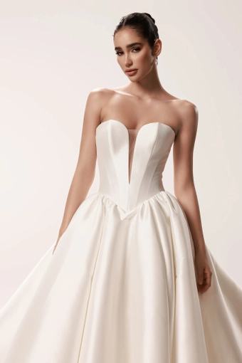 Dany Tabet #Naomi #4 frontface vertical cropped thumbnail