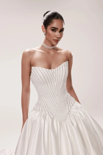 Dany Tabet #Tyra #2 frontface vertical cropped thumbnail