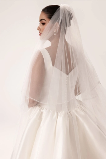 Dany Tabet Style #Della #4 backface vertical cropped thumbnail