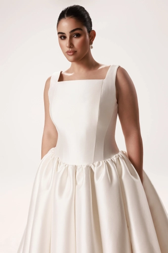 Dany Tabet Style #Della #3 frontface vertical cropped thumbnail