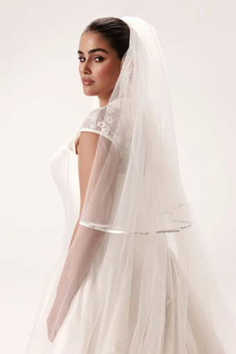 Dany Tabet Style #Elsa #4 backface vertical cropped thumbnail