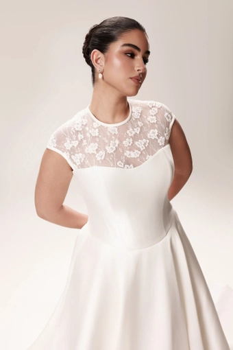 Dany Tabet Style #Elsa #3 frontface vertical cropped thumbnail