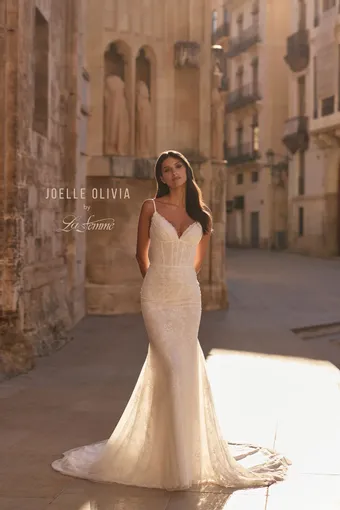 Joelle Olivia Reverie J2319 #1 frontface vertical thumbnail