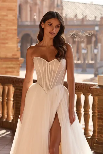 La Femme Style No.B1437 #7 frontface vertical cropped thumbnail