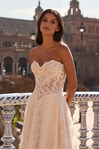 La Femme Style No.B1472 #7 frontface vertical cropped thumbnail