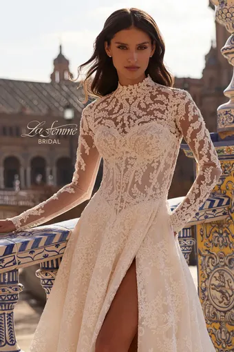 La Femme Style No.B1472 #8 frontface vertical cropped thumbnail