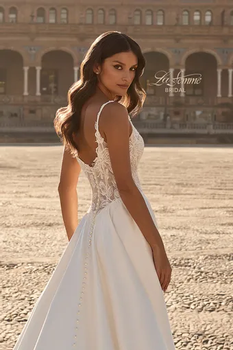 La Femme Style No.B1477 #6 backface vertical cropped thumbnail