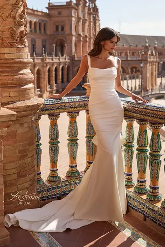 La Femme Style No.B1488 #0 default frontface vertical thumbnail