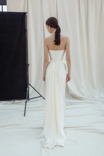 Divine Atelier Piper #2 default backface vertical thumbnail