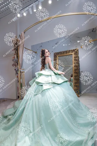 Albertho Hernandez Campanita #1 default backface vertical thumbnail