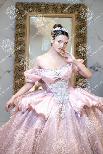 Albertho Hernandez Coquette #3 frontface vertical cropped thumbnail