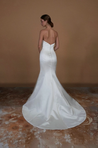 Augusta Jones Elle #2 default backface vertical thumbnail