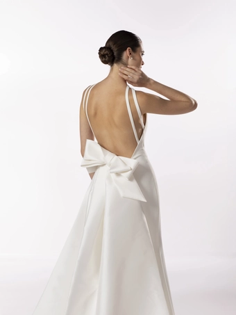 Valentini #E0893 #4 backface vertical cropped thumbnail