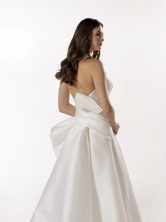 Valentini #E0894 #4 backface vertical cropped thumbnail