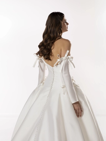 Valentini #E0895 #2 backface vertical cropped thumbnail