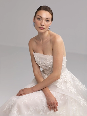 Valentini #V1432 #4 frontface vertical cropped thumbnail