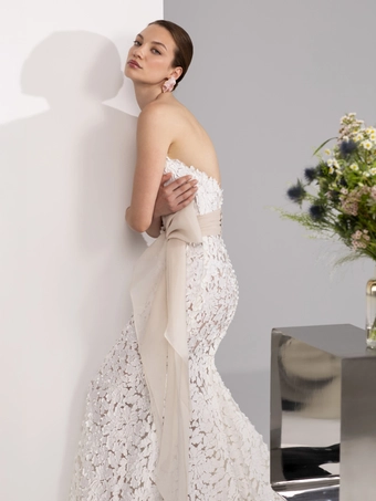 Valentini #V1450 #12 vertical cropped thumbnail