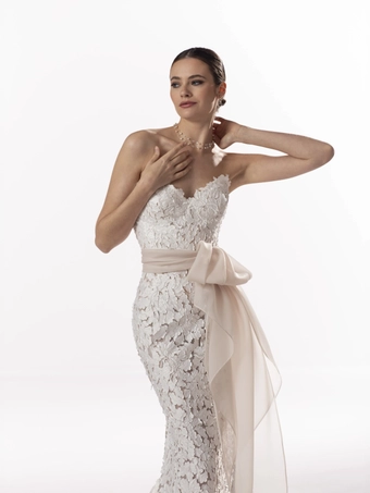 Valentini #V1450 #9 frontface vertical cropped thumbnail