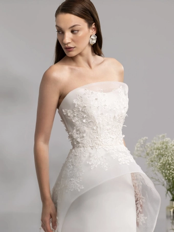 Valentini #V1463 #3 frontface vertical cropped thumbnail