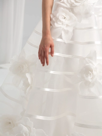 Valentini Style #E0927 #6 frontface vertical cropped thumbnail