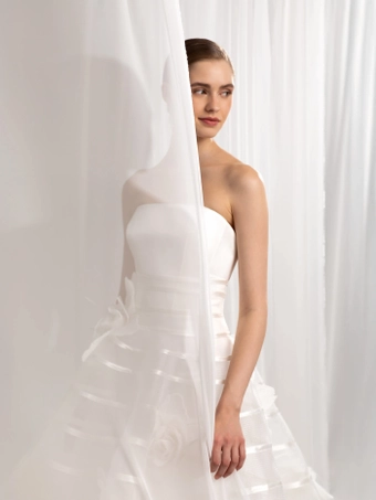 Valentini Style #E0927 #4 frontface vertical cropped thumbnail