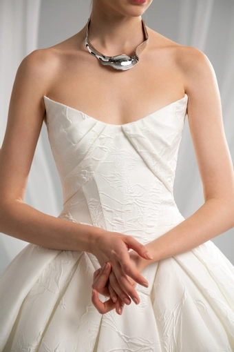 Valentini Style #E0928 #2 frontface vertical cropped thumbnail