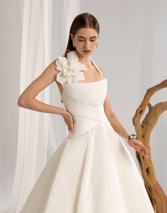 Valentini Style #E0930 #4 frontface vertical cropped thumbnail