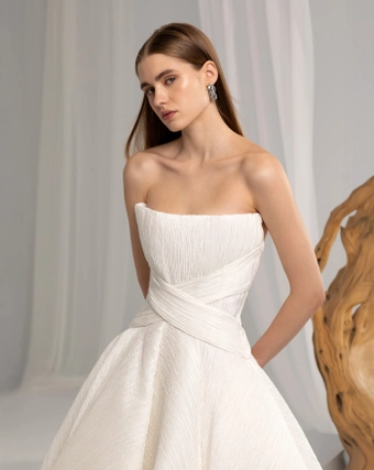 Valentini Style #E0930 #3 frontface vertical cropped thumbnail