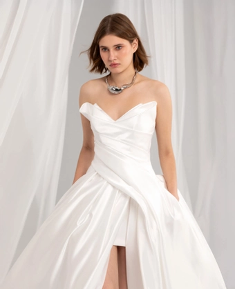 Valentini Style #E0932 #2 frontface vertical cropped thumbnail