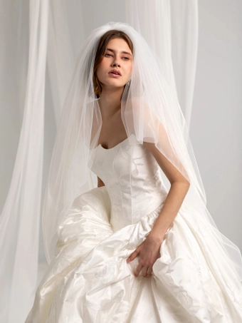 Valentini Style #E0939 #3 frontface vertical cropped thumbnail