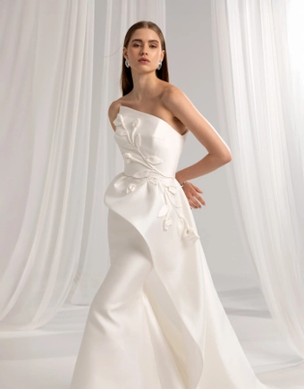 Valentini Style #E0942 #2 frontface vertical cropped thumbnail