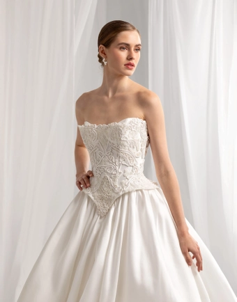 Valentini Style #V1468 #2 frontface vertical cropped thumbnail